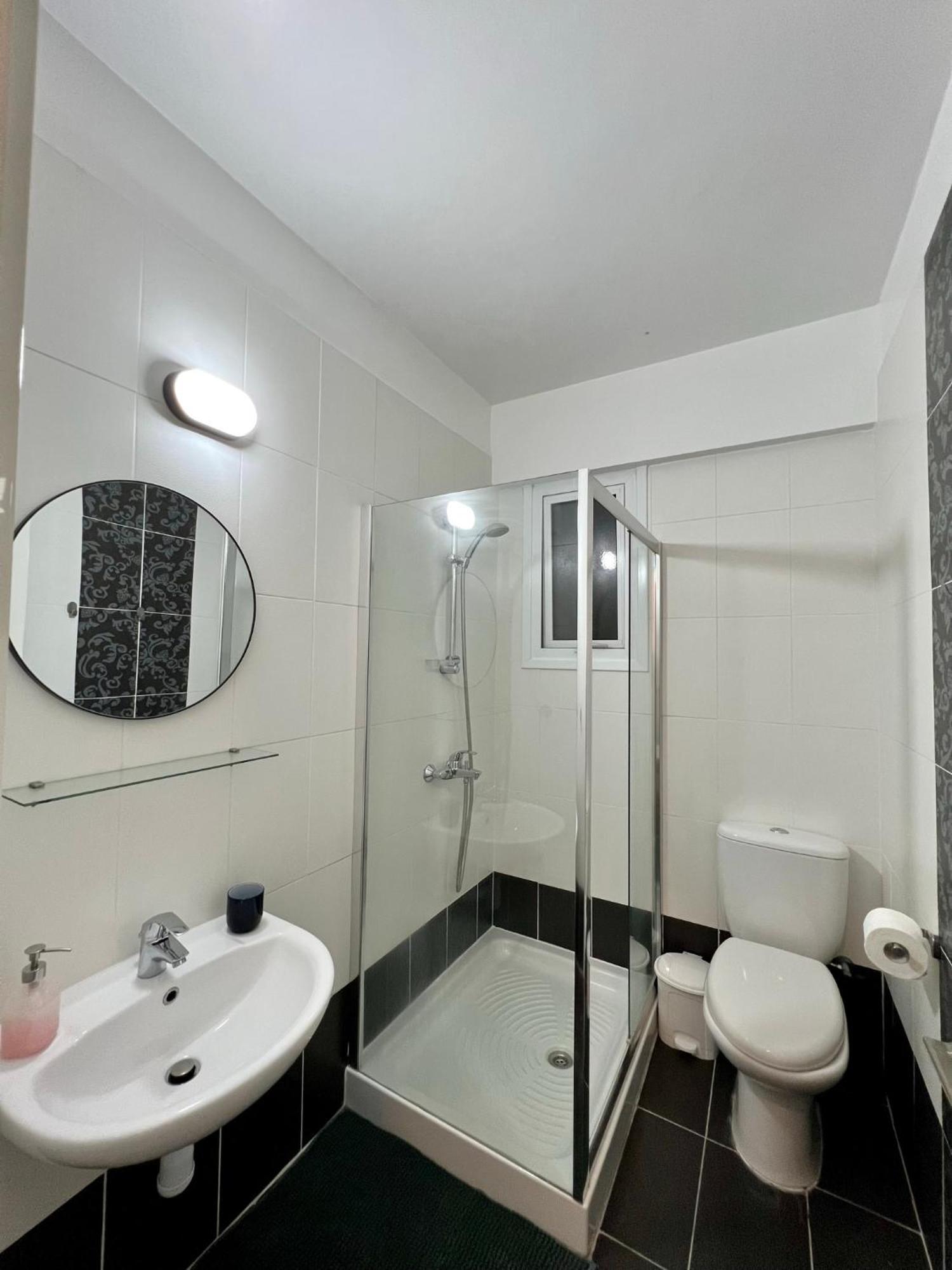 Fat Cow Apartments ลาร์นาคา ภายนอก รูปภาพ