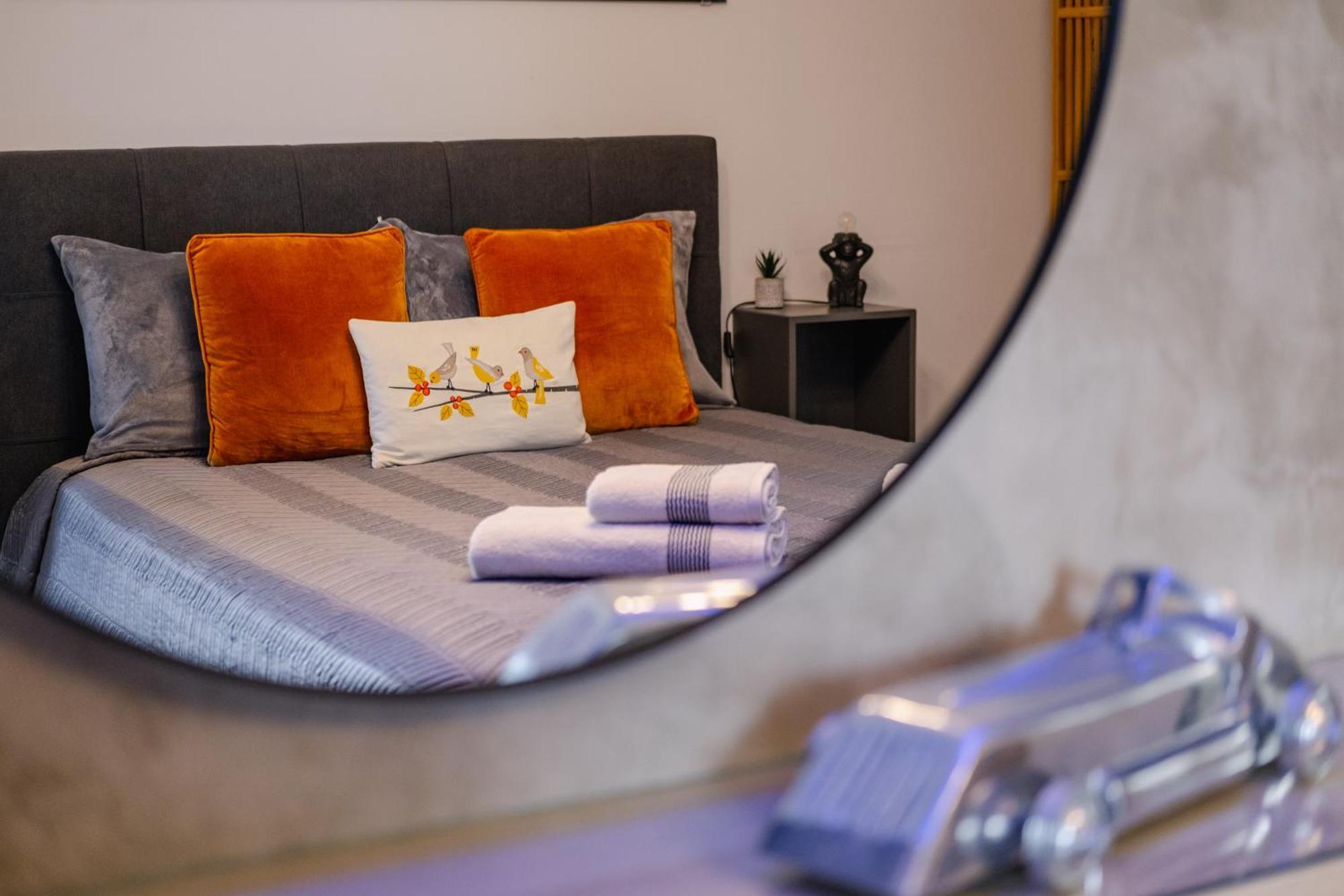 Fat Cow Apartments ลาร์นาคา ภายนอก รูปภาพ