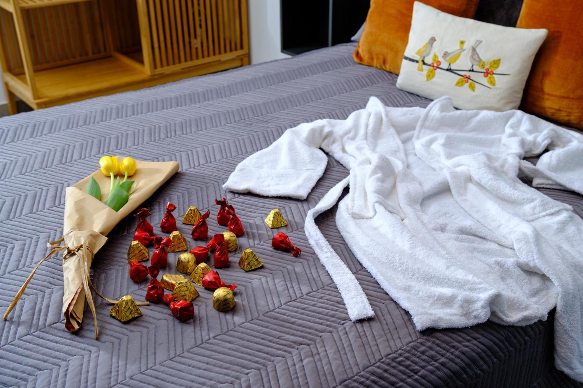 Fat Cow Apartments ลาร์นาคา ภายนอก รูปภาพ